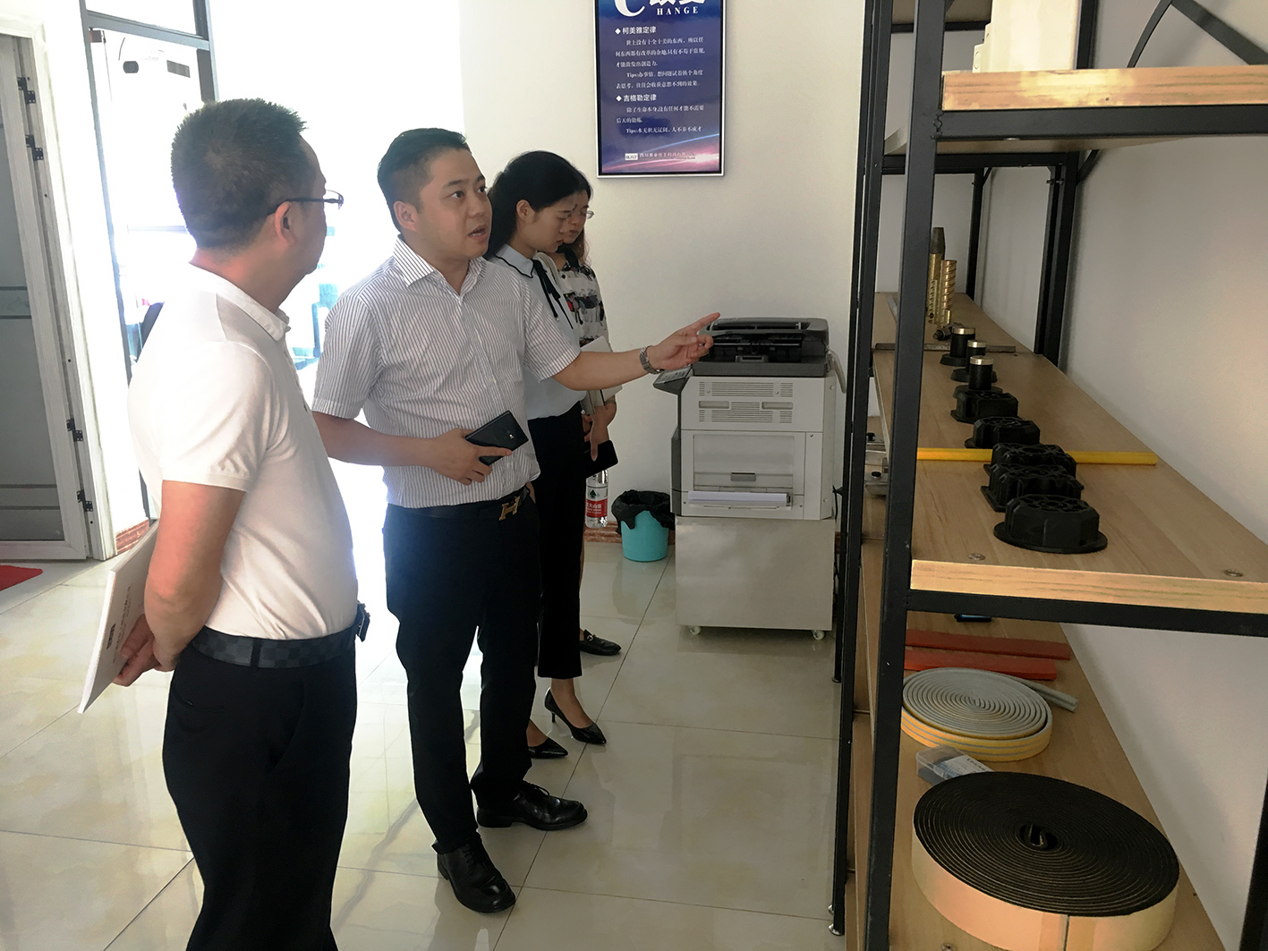 1561538990315328.jpg 04.jpg